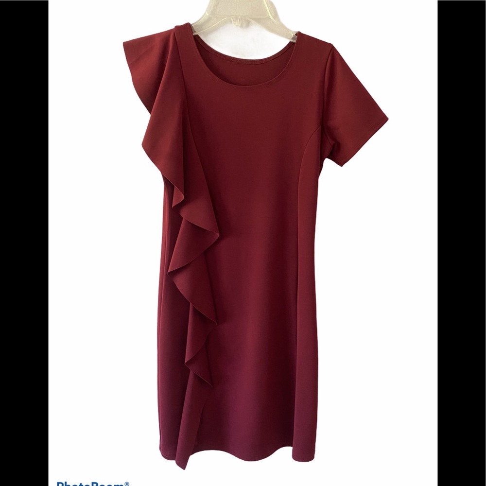 JUNIORS SHORT SLEEVE DRESS WITH RUFFLE